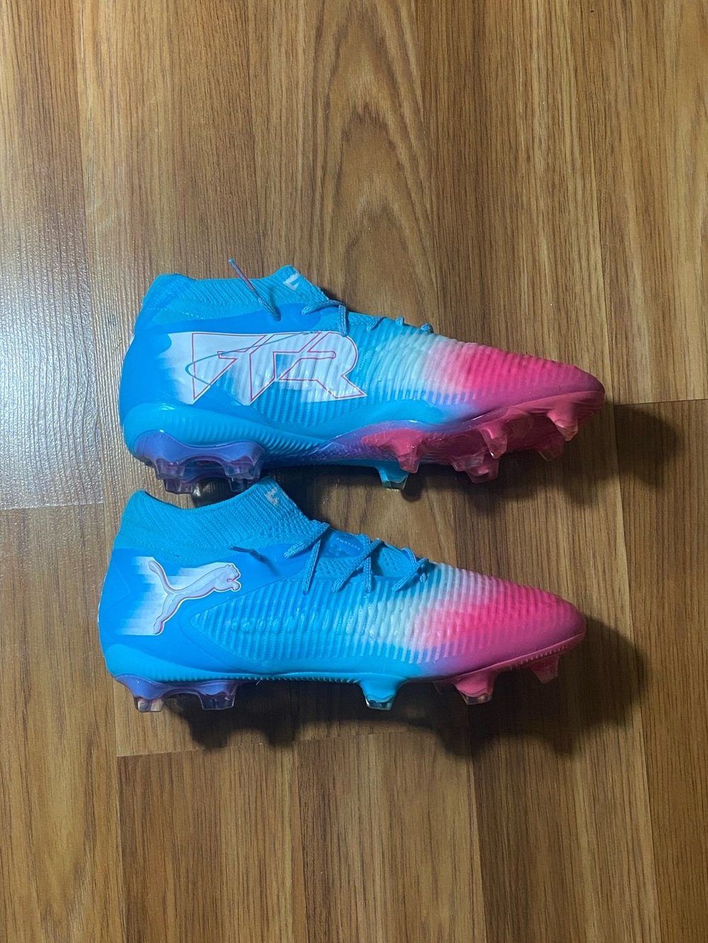 Men Puma’s Gradient Soccer Cleats - Blue / Pink